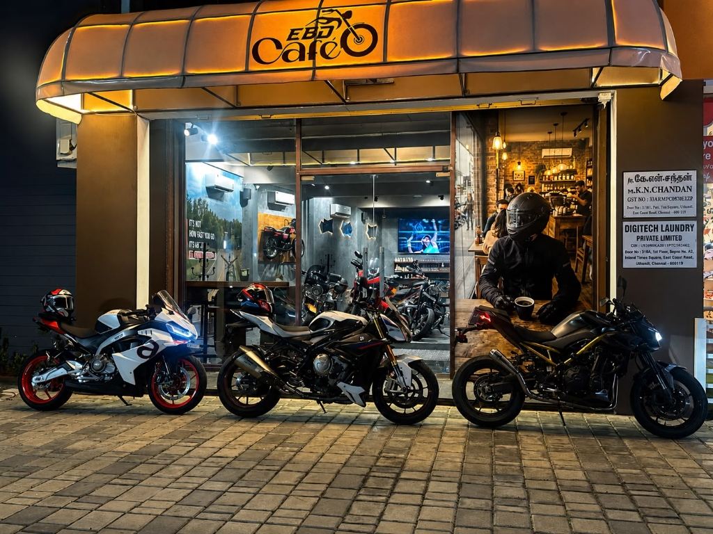 EBD Café Interior Wall with Classic Race-Ready Bike