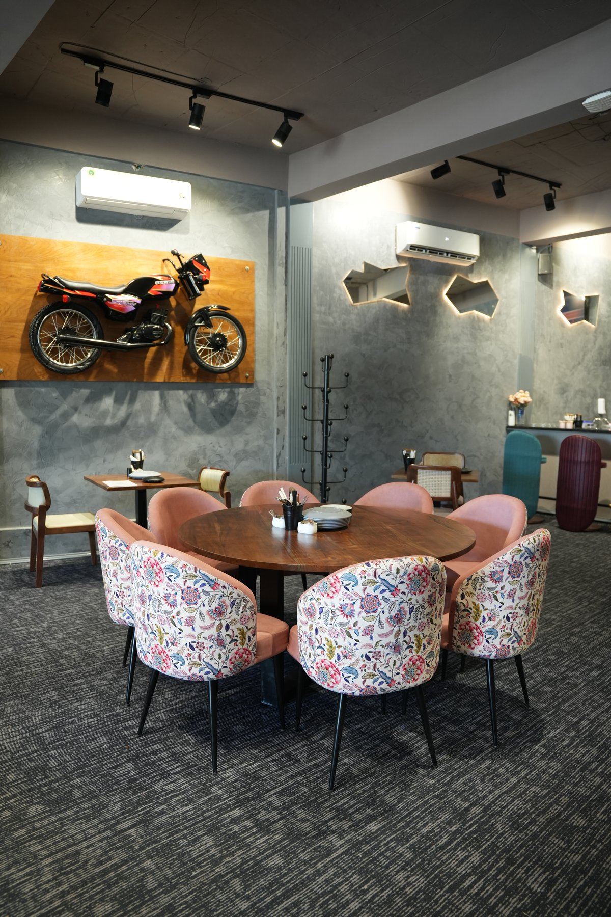 EBD Café table setting and café bar counter